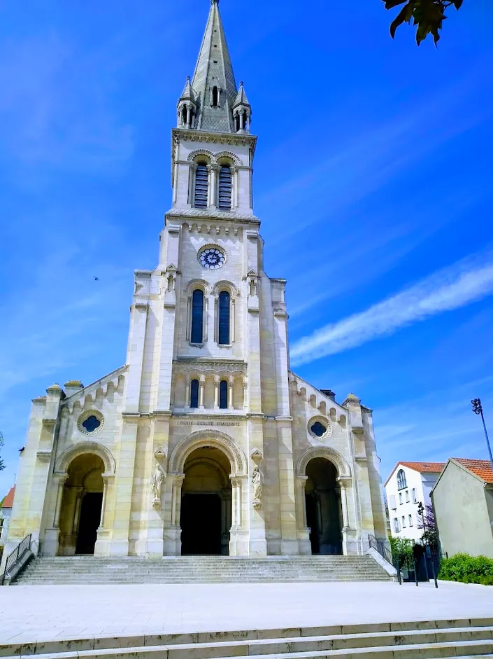 Basilique de la Sainte Tunique du Christ