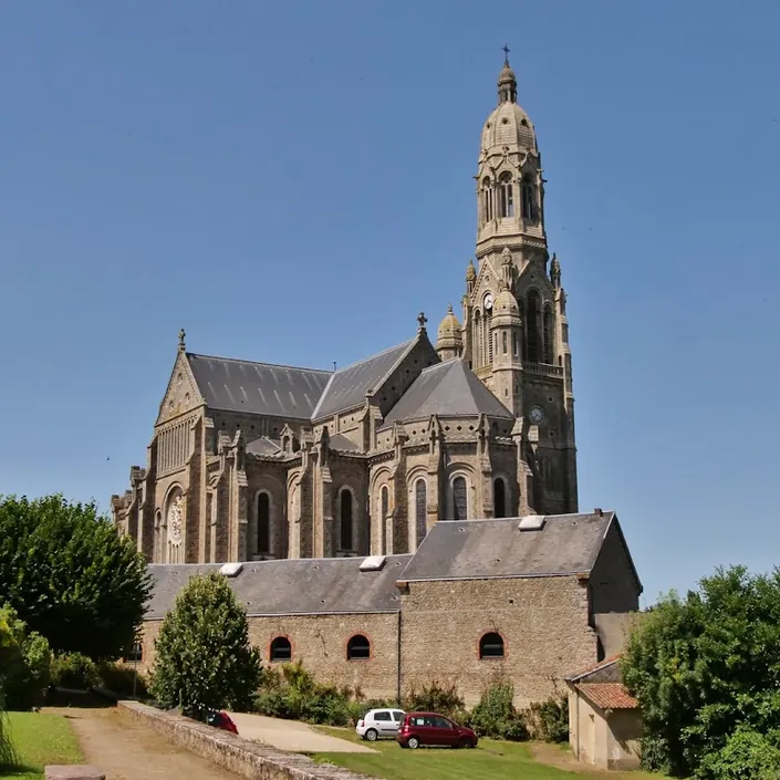 Basilique Saint Louis-Marie Grignion de Montfort
