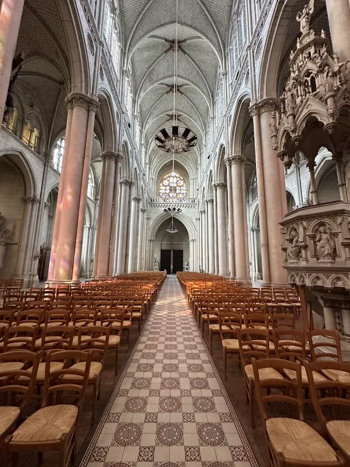 Église catholique Notre-Dame à Cholet