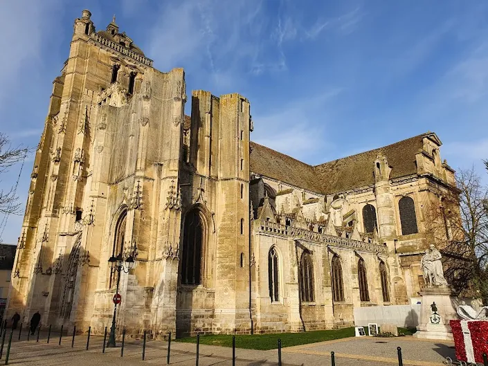 Église Saint-Pierre, Dreux